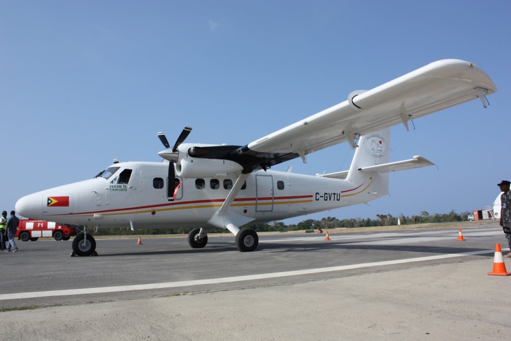 906 in ZEESM livery at first arrival in Dili